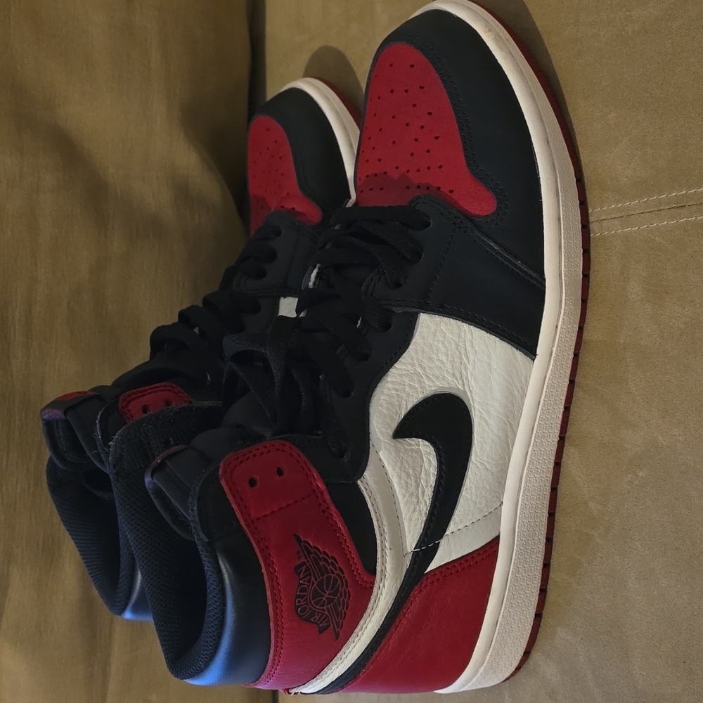 Jordan 1 Retro OG High 'Bred Toe' - Size 10.5 Shoe